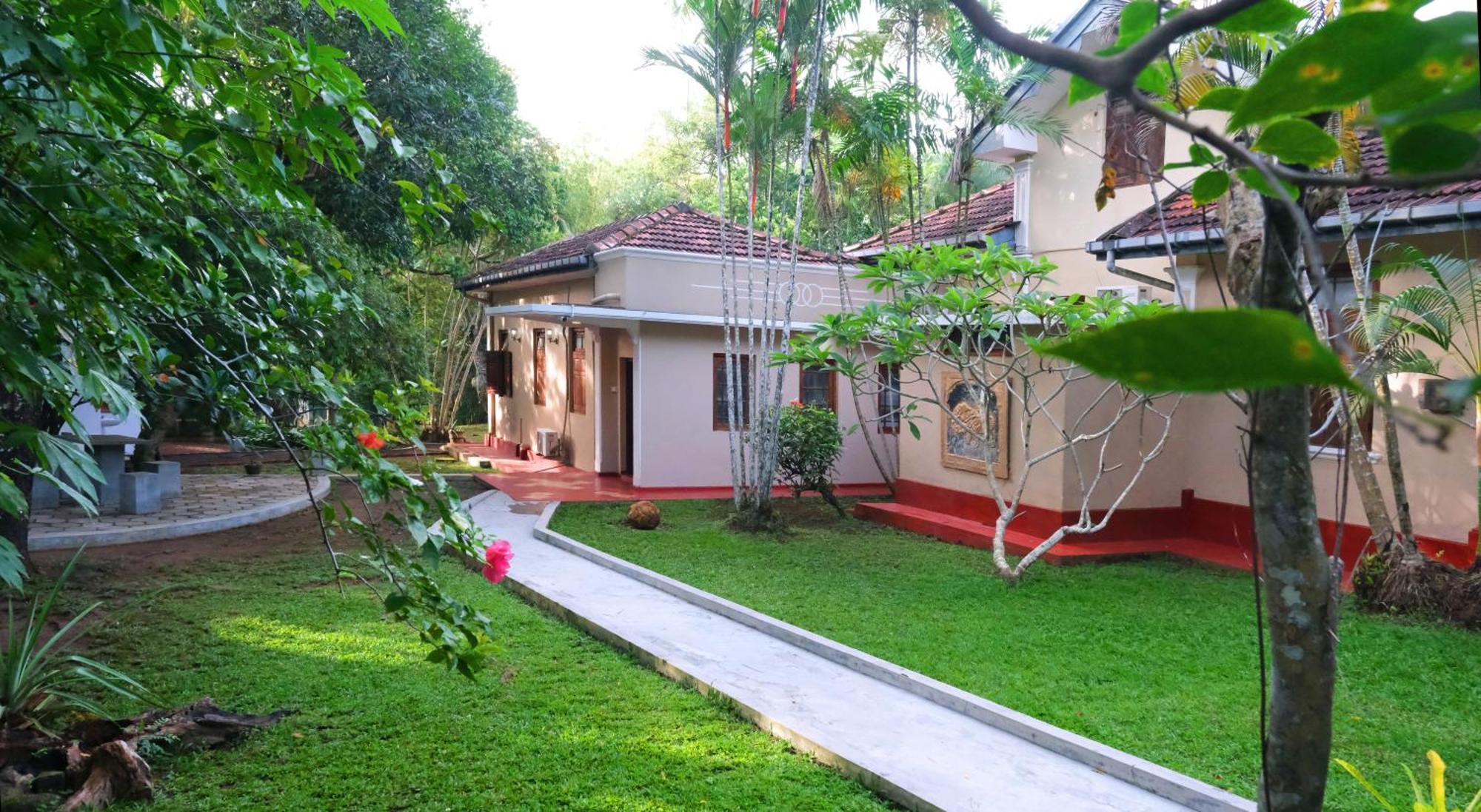 Chandra Villa Ayurveda Resort Бентота Екстериор снимка